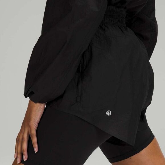Lululemon Step Out High Rise Short 3" Sz 8 Black 8002 - Picture 9 of 10